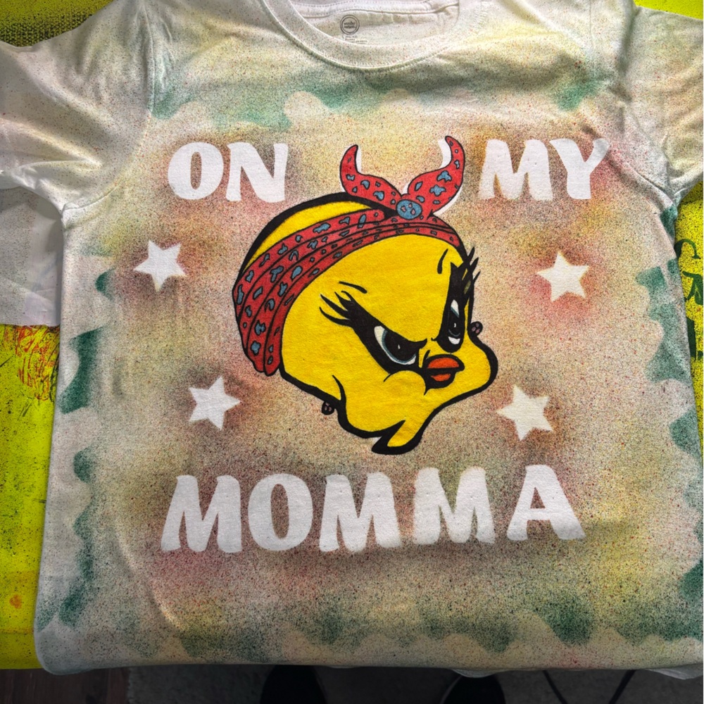 Hanes White Graphic Tee with Cartoon Print Tweety bird
